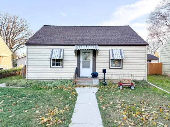 815 W Summit Ave, Fergus Falls, MN 56537