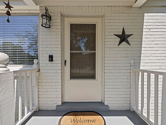 5th image of 3118 Lake Park Dr
