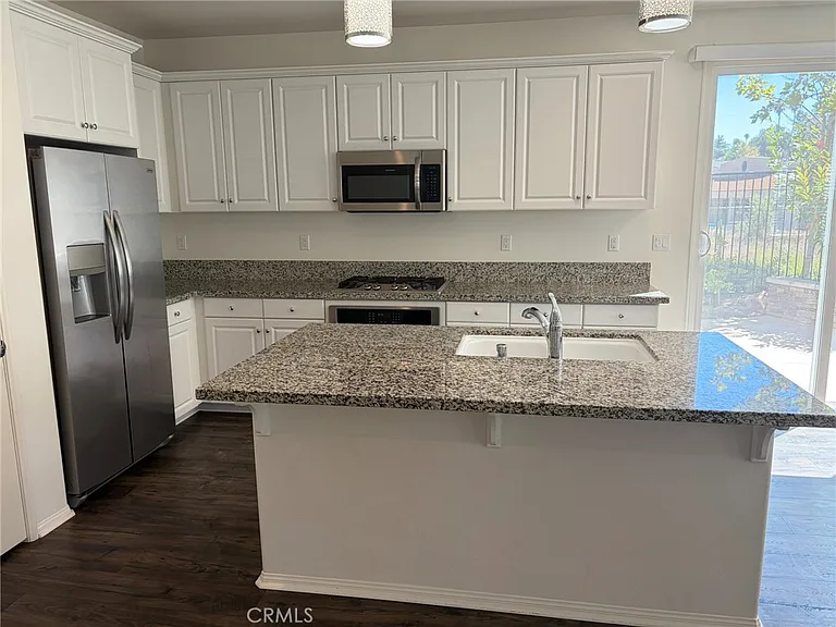42688 Azure St — Photo 10