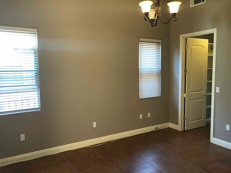 2027 W Bella Ln — Photo 17