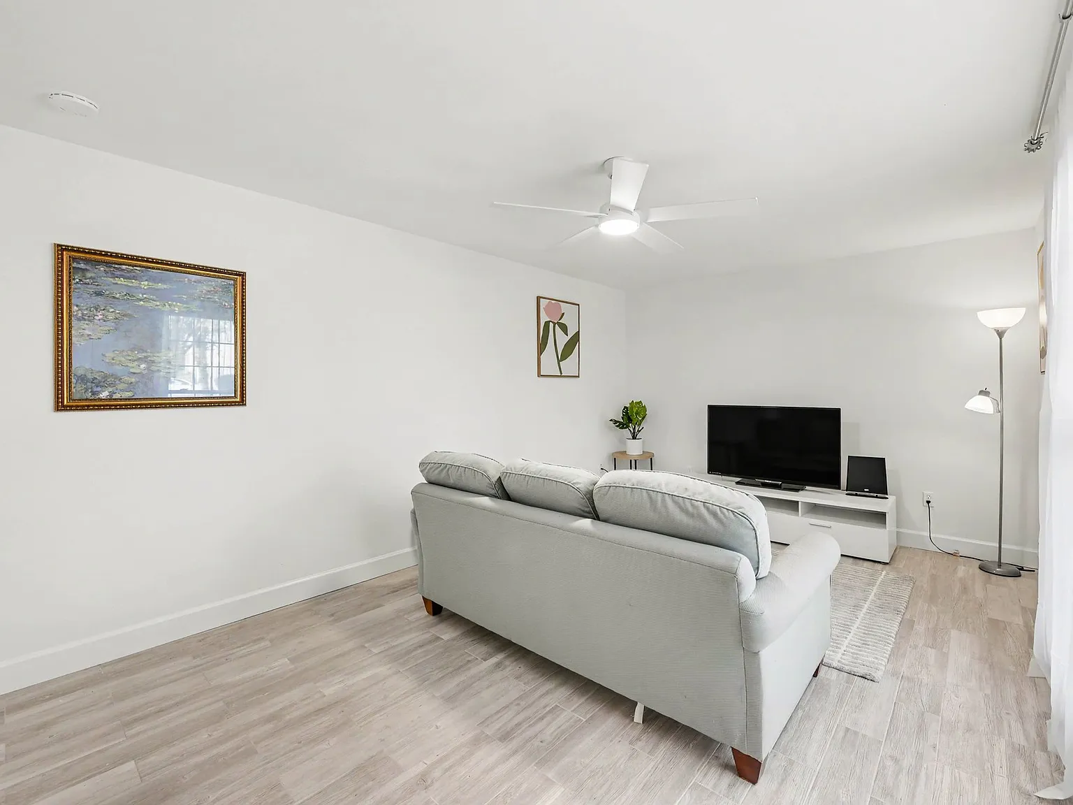 1 bed, 576 sqft, $1,950 — Photo 4