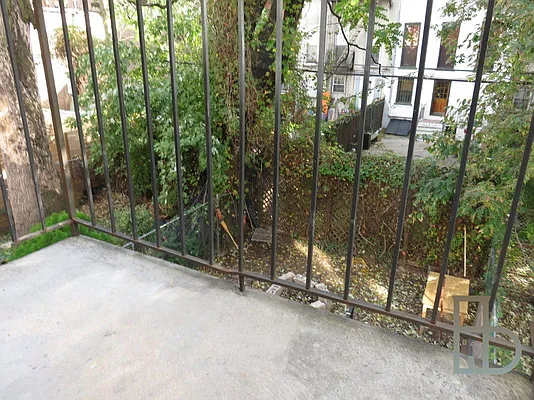 Rented by Miron Realty Group | media 23