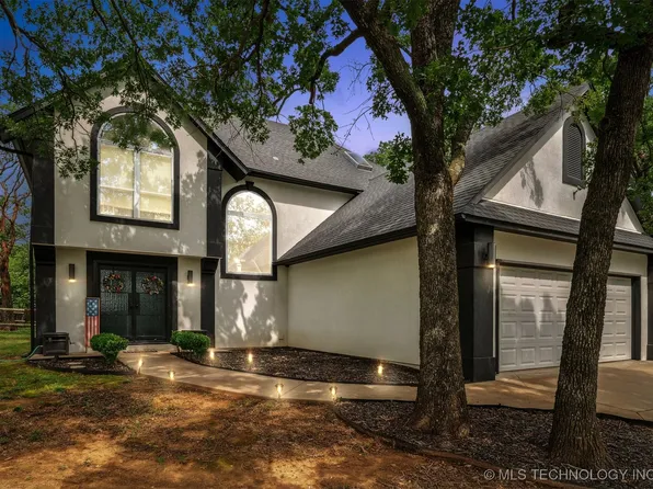 2702 Woodstone Dr, Catoosa, OK 74015