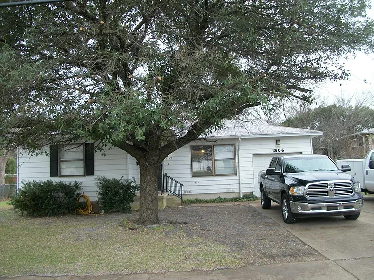 1506 Terrace Dr — Photo 1