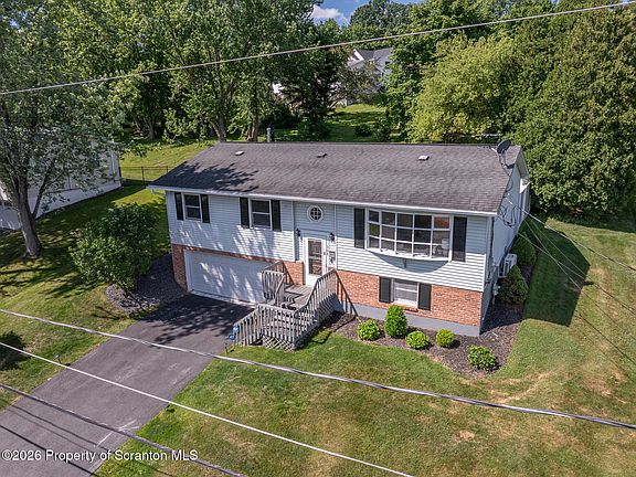 2nd image of 308 Carnation Dr