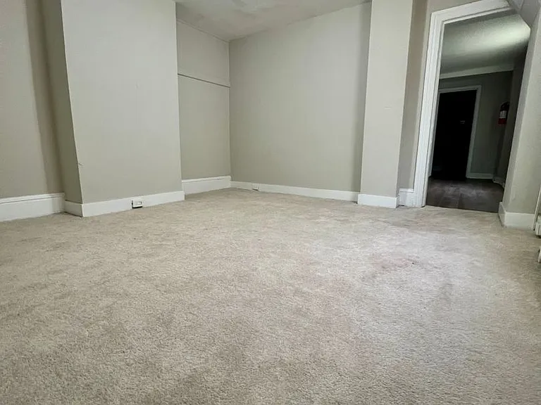 613 Walnut St — Photo 5