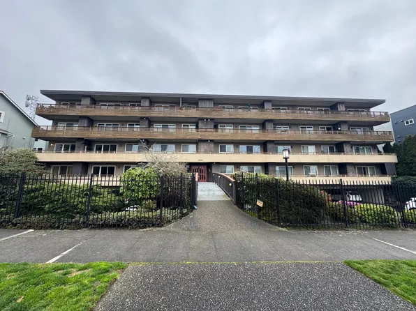 4444 44th Ave SW APT 206, Seattle, WA 98116