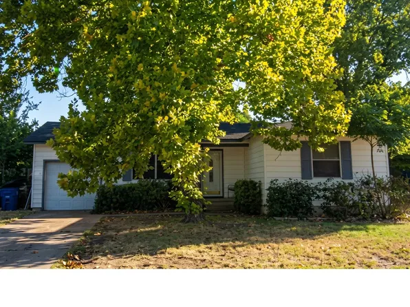 909 Leonhard St, Copperas Cove, TX 76522