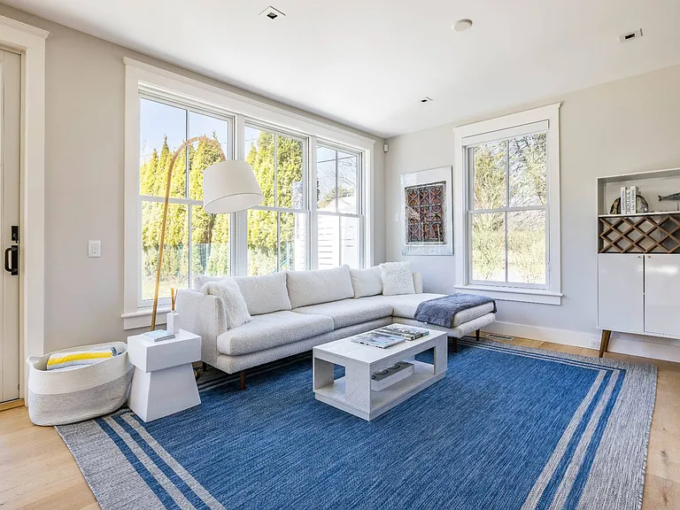 11 Indian Hill Rd — Photo 3