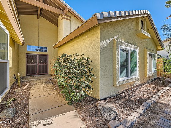 5th image of 943 E San Remo Avenue