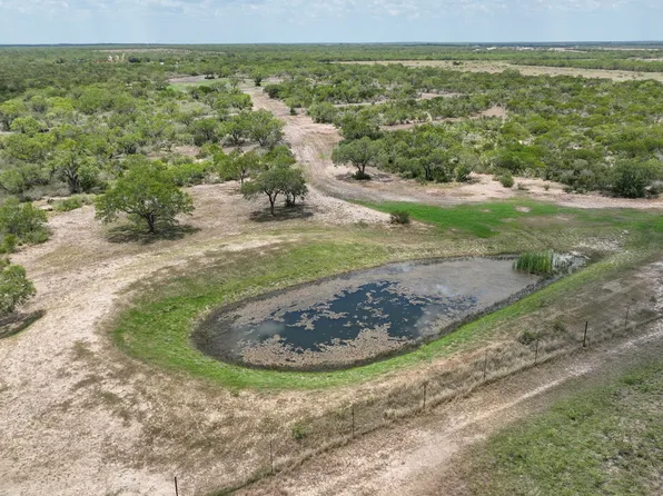 004 CR 340, Jourdanton, TX 78026