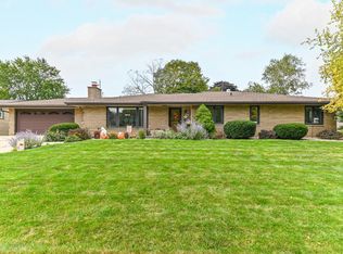 5567 S Lake Dr, Cudahy, WI 53110