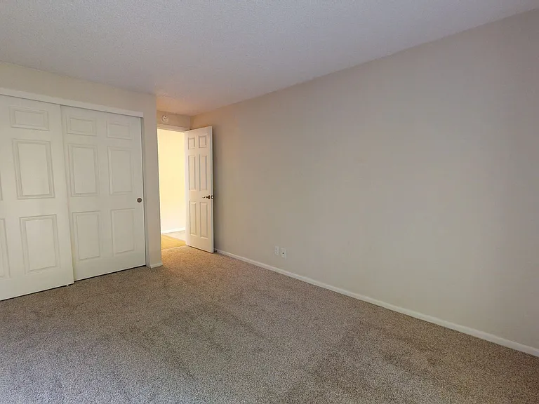 Kentfield Townhomes I & II — Photo 16
