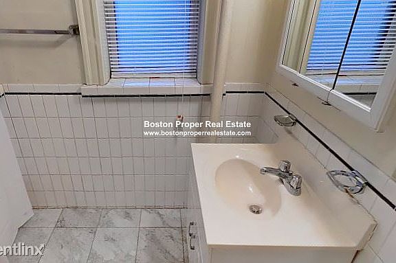 51 Queensberry St. #2 Boston - Fenway Unit Photo 4
