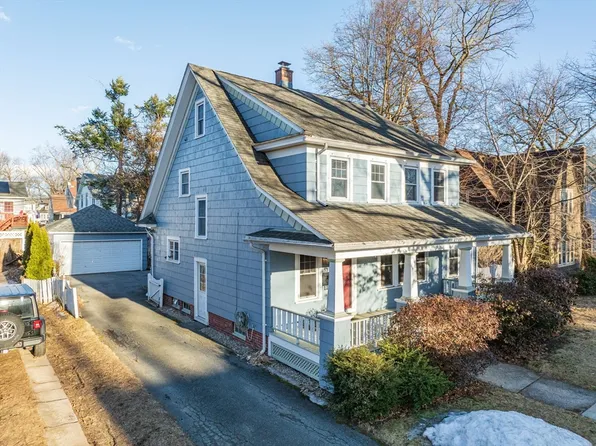 53 Eckington St, Springfield, MA 01108