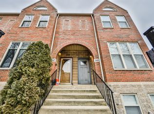 3449 S Giles Ave, Chicago, IL 60616