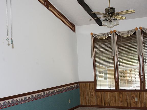 2nd image of 1013 Circle Dr