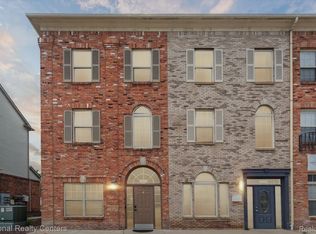 14151 Lakeside Blvd N #46, Utica, MI 48315