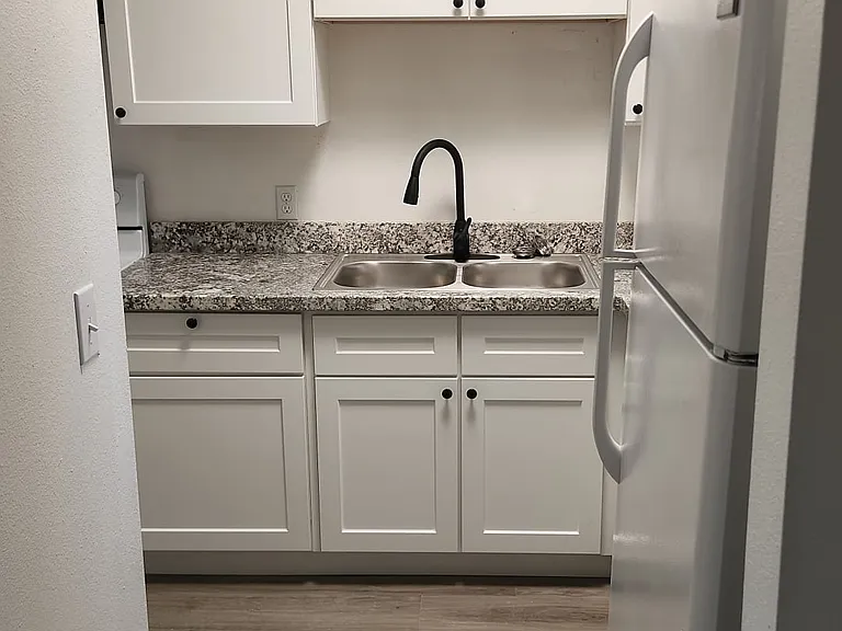 1311 N Gila St #4 — Photo 3