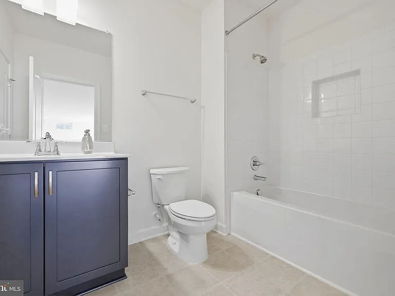 301 Kingdom Dr — Photo 94