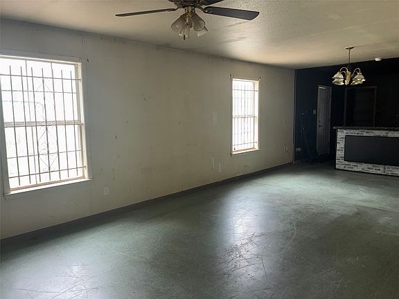 3rd image of 200 Williams St