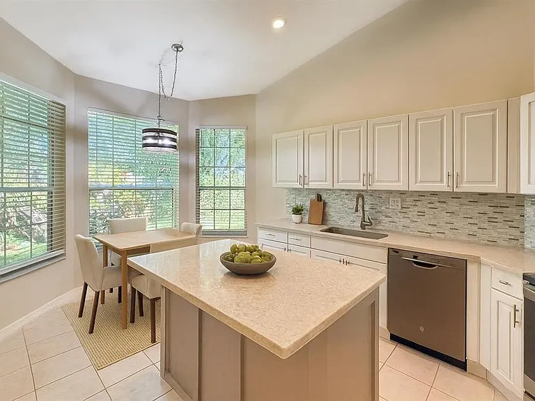 2400 E Aragon Blvd #2 — Photo 22