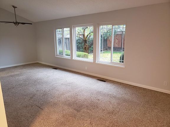 4th image of 4782 Westmont Ave