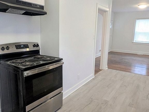 4th image of 1211 Lexington Ave