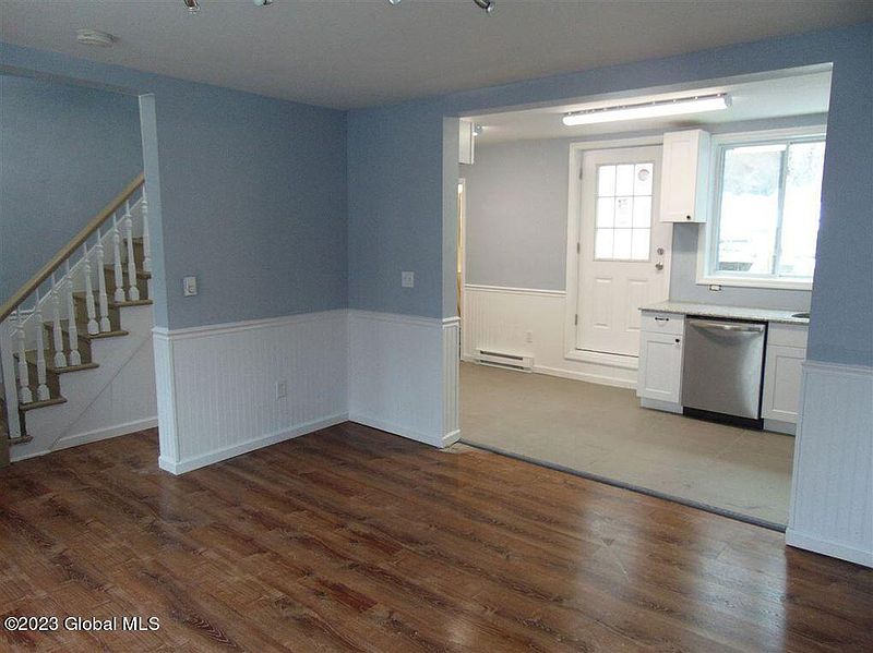 4th image of 29 Stephen Street