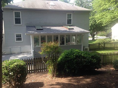 3rd image of 230 Autumn Chase Dr