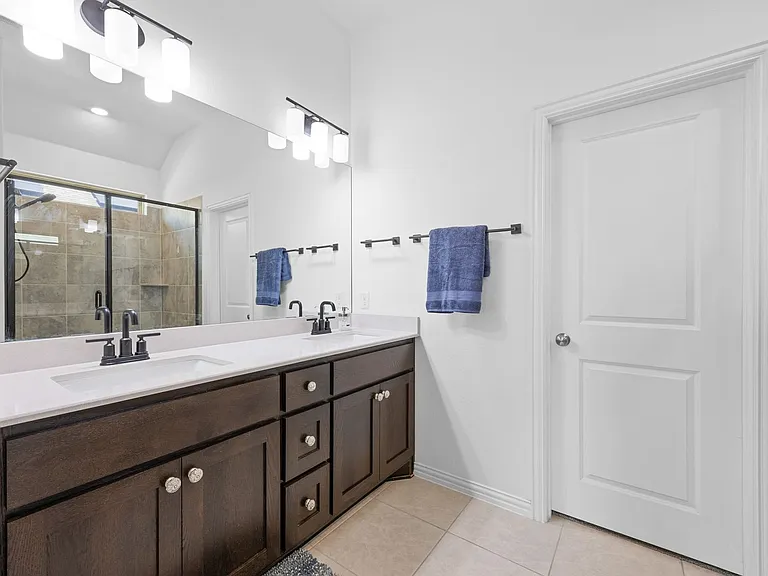 303 Eagle Ford Dr — Photo 26