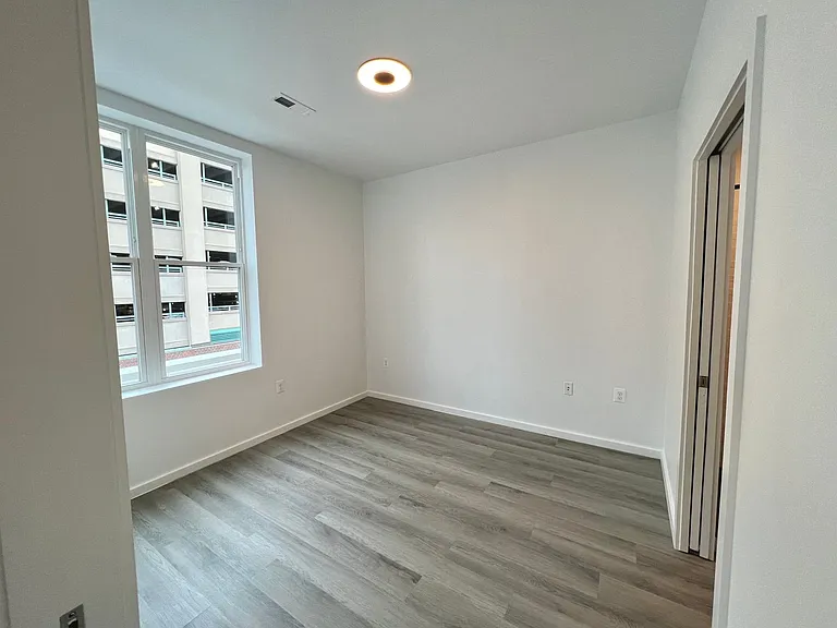725 W Pratt St. — Photo 141