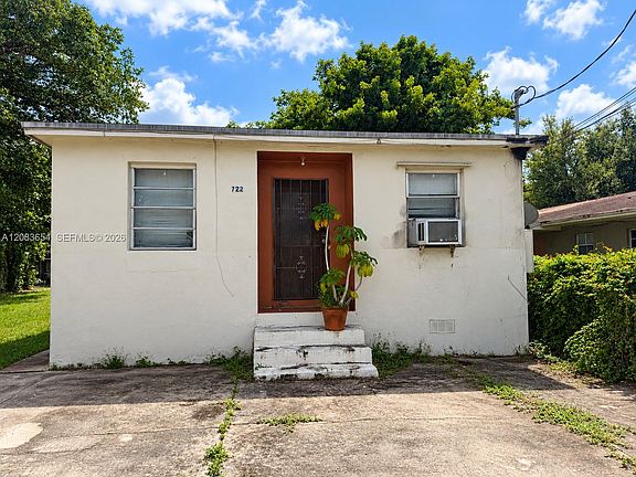 3rd image of 722 NW 53rd St