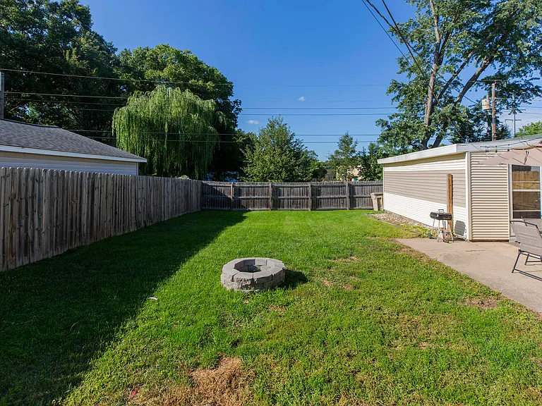 3301 Cabot Dr — Photo 21