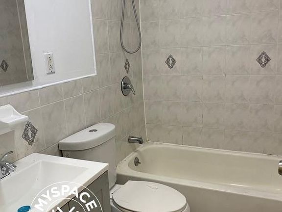 3rd image of 440 Midwood St APT 2