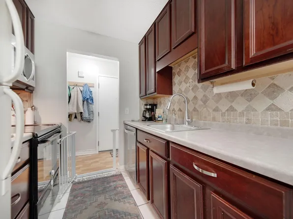 12846 Nicollet Ave APT 202, Burnsville, MN 55337