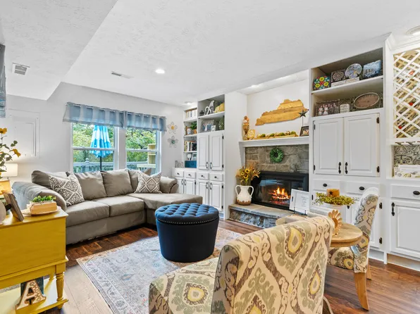 543 Laketower Dr Unit 129, Lexington, KY 40502