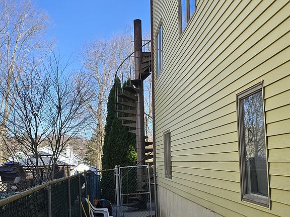 2nd image of 175 Chestnut St #A