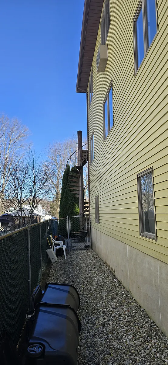 Building Photo - 175 Chestnut St #A