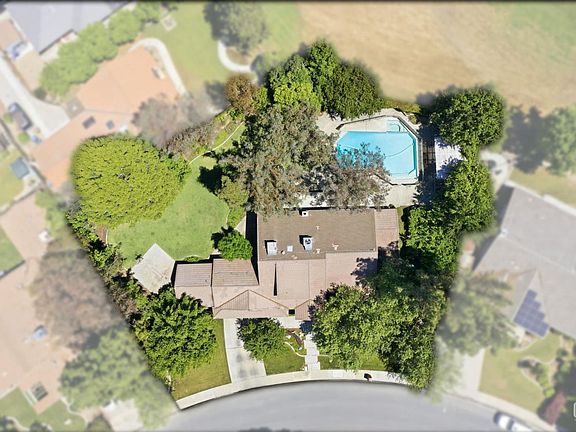 2nd image of 1220 Club View Dr