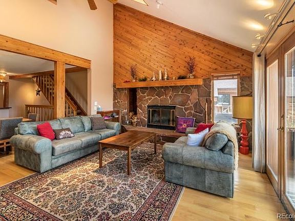 4th image of 852 Wapiti Dr APT 2