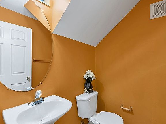 5th image of 2482 Angeline Dr APT 302