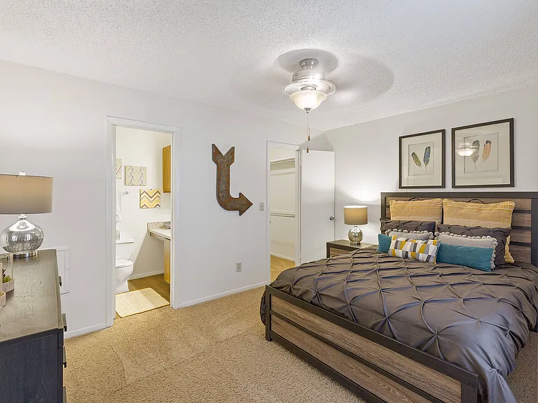 Cimarron Trails Apts. — Photo 8