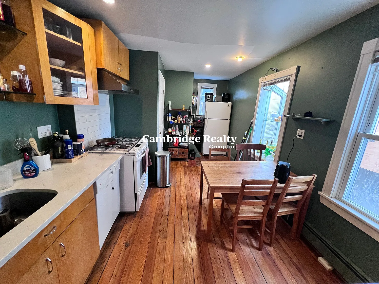 3 bed, 2.0 bath, $4,950 — Photo 2