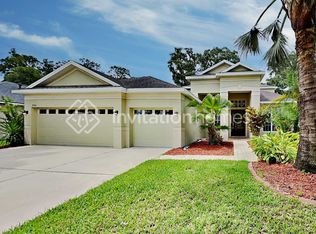 2306 Fountain Grass Dr, Valrico, FL 33594
