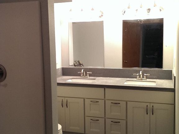 Large downstairs bathroom w/double sinks