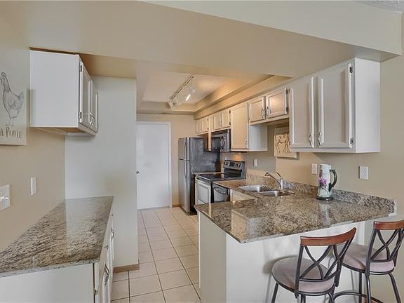 4th image of 51 Ashford Dr