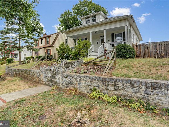 2nd image of 550 Pangborn Blvd