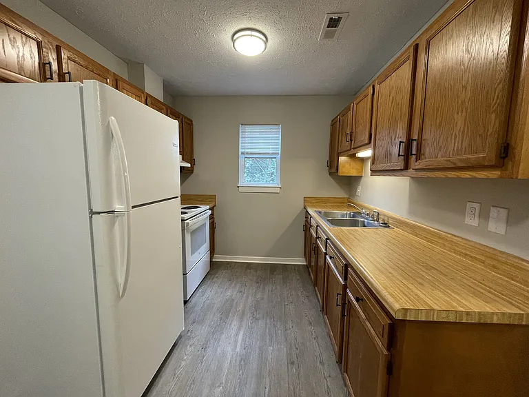 119 W Vail Dr — Photo 4