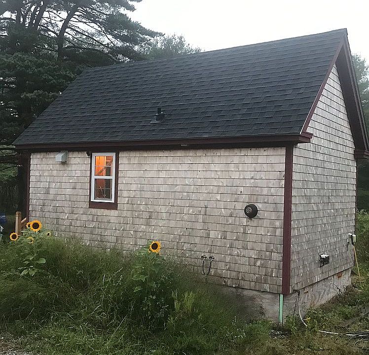 1st image of 40 Lavender Ln